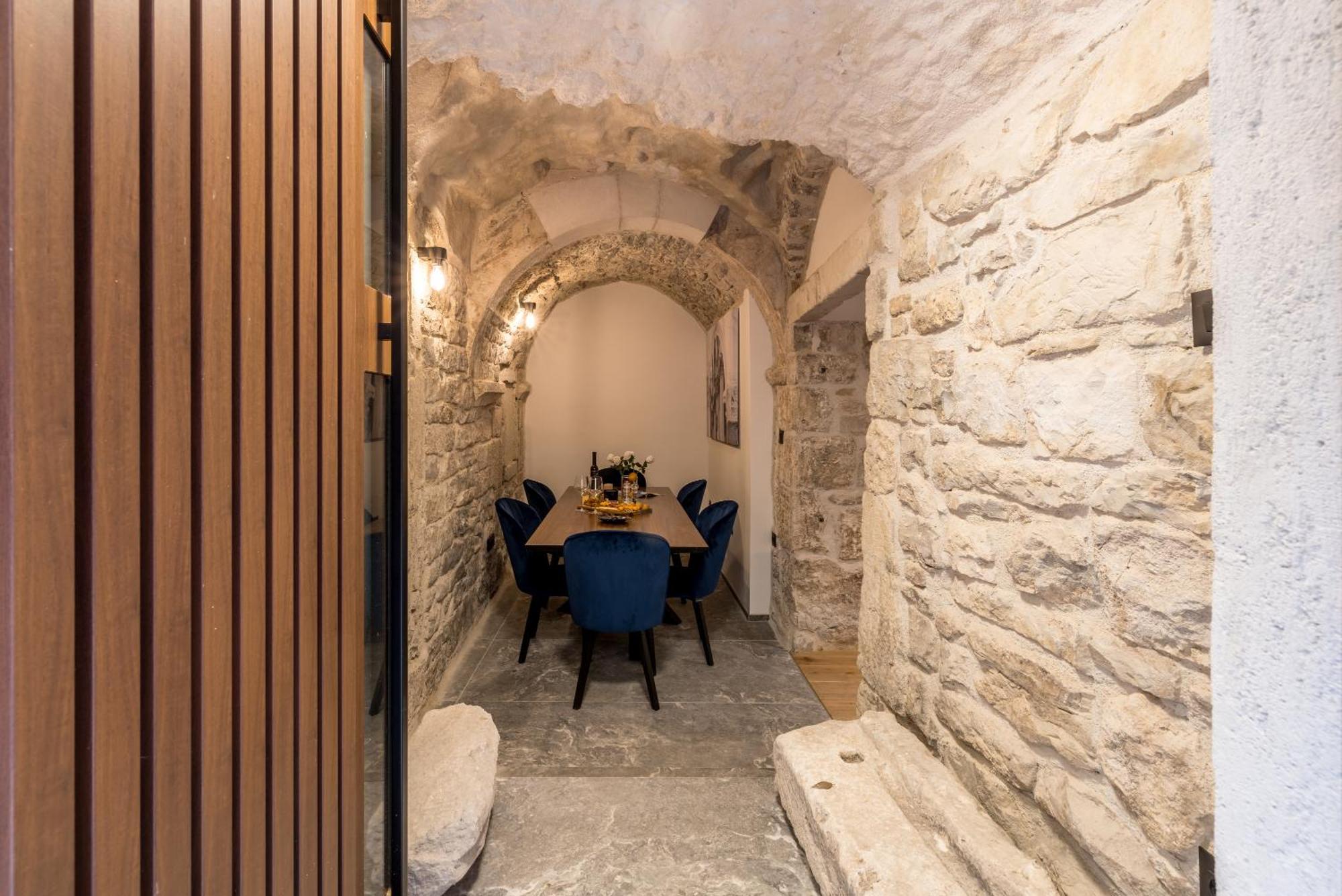 Stone Nepot - In Center - Rooftop Terrace Split